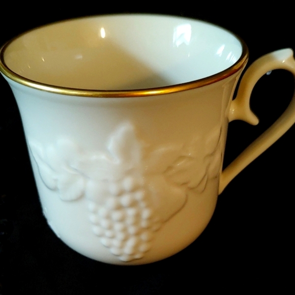 Lenox Gold and Cream Formal Coffee Mug Grape Design - Picture 1 of 7